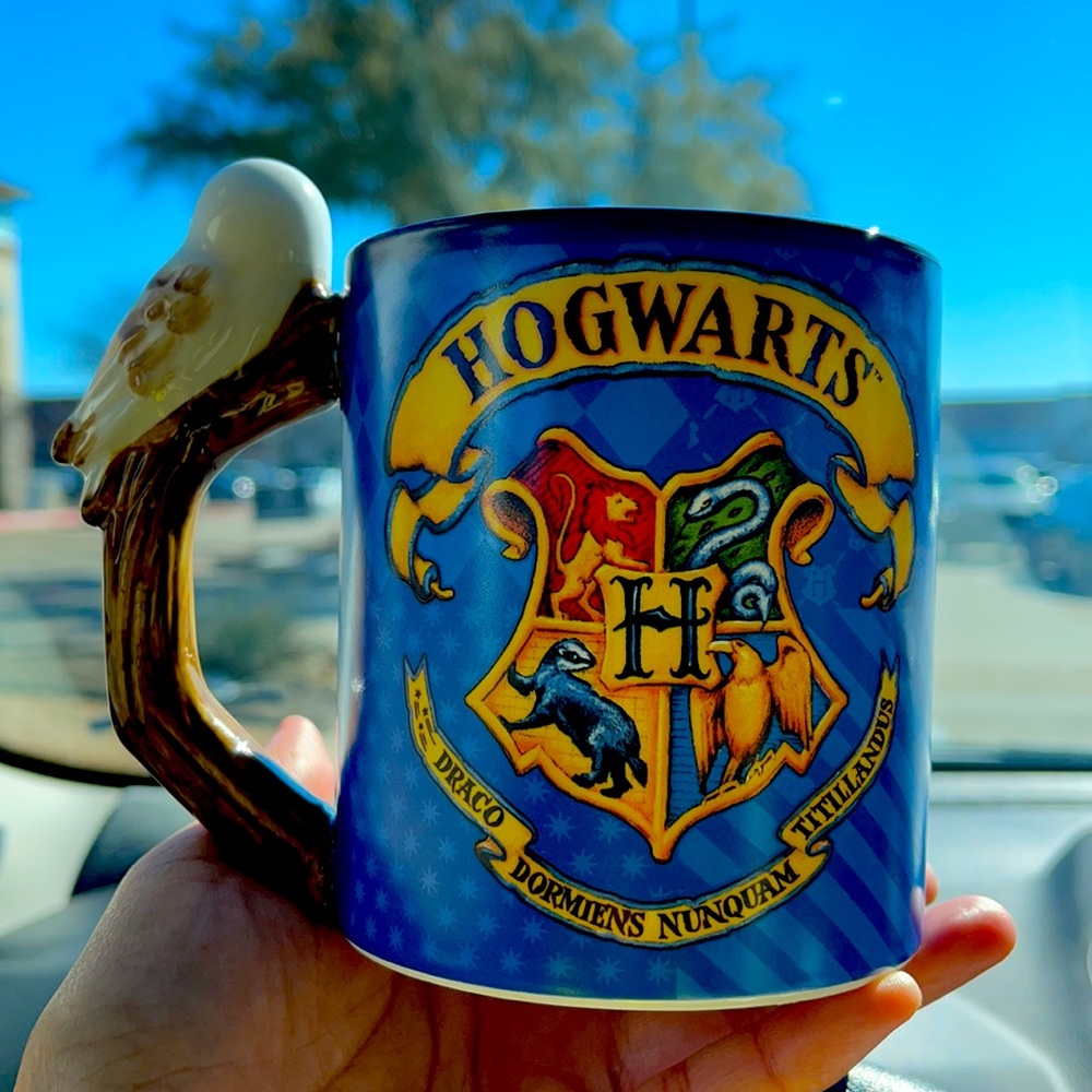 Harry Potter Hogwarts Crest 20oz Ceramic Mug with Sculpted Handle